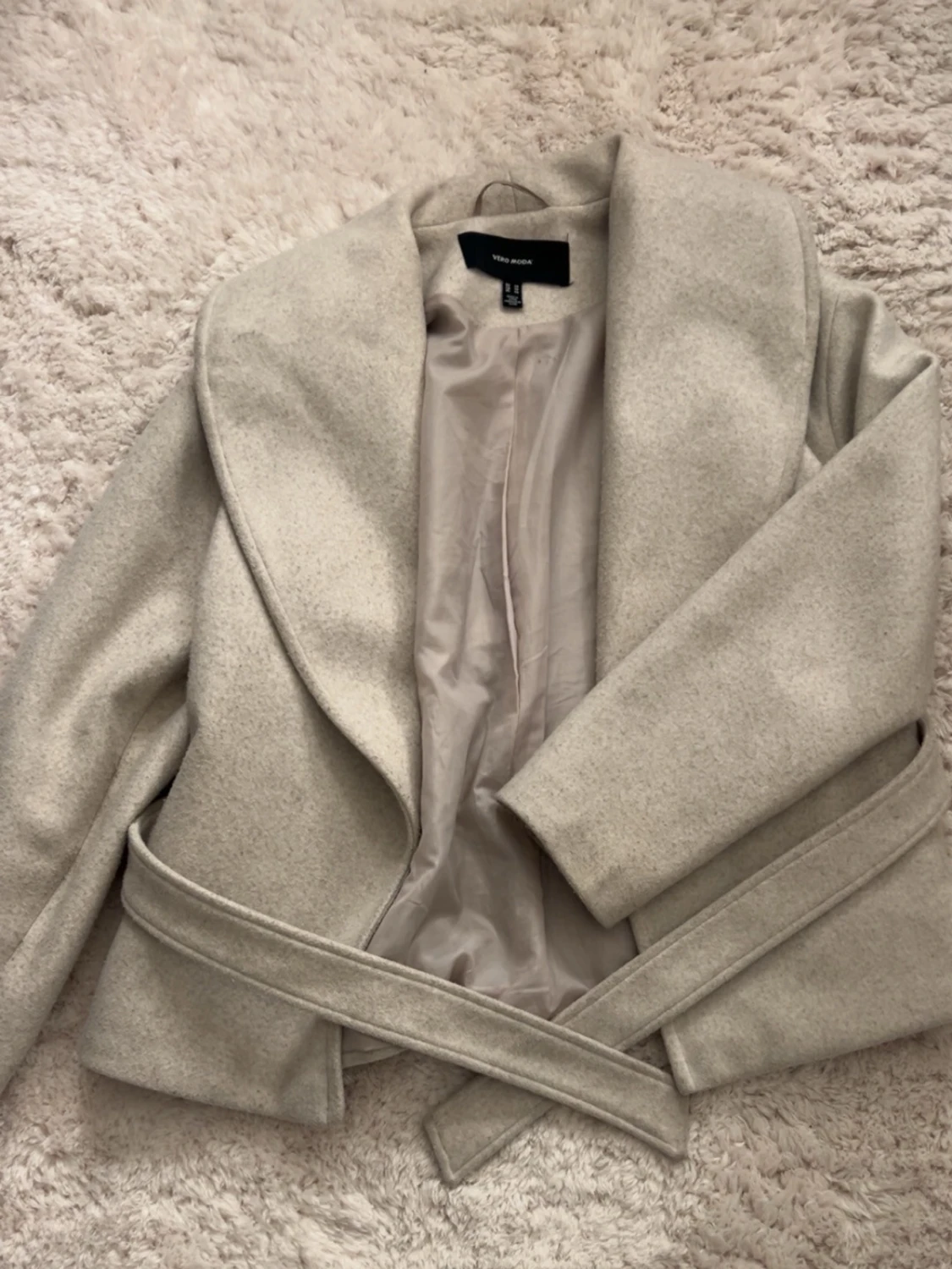 Beige omlott kappa från Vero Moda💕