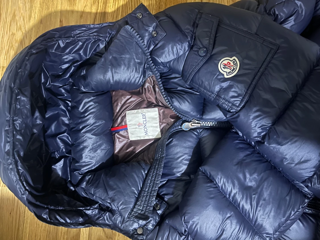 Mörkblå Moncler dunjacka med huva - 2