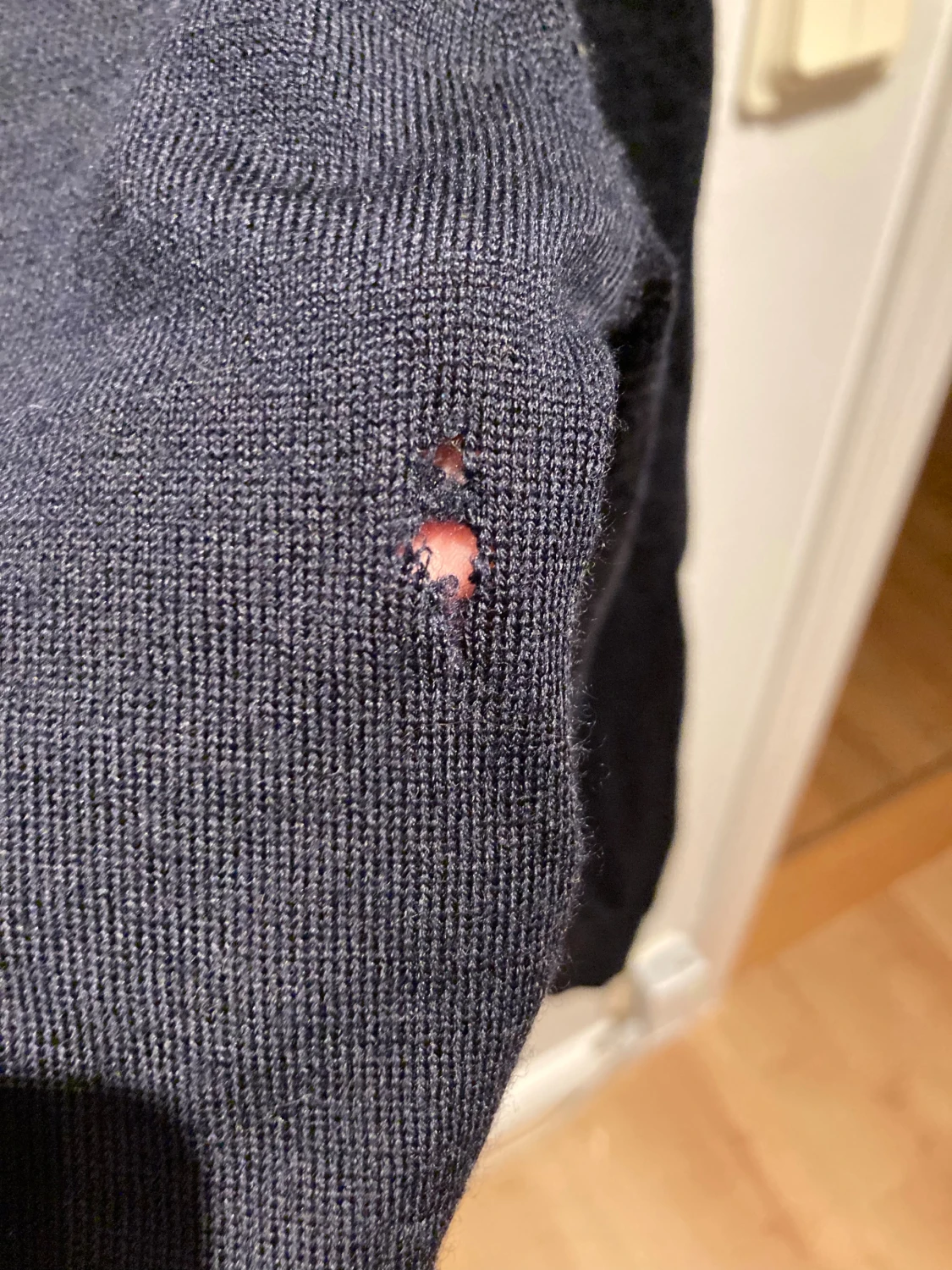 Mörkblå stickad tröja från Uniqlo - 3