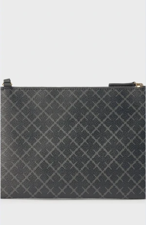  By Malene Birger väska - Jag säljer nu denna fina väska från by malene Birger,jag kan även tänka mig ett byte till något annat,hör av dig vid intresse!!