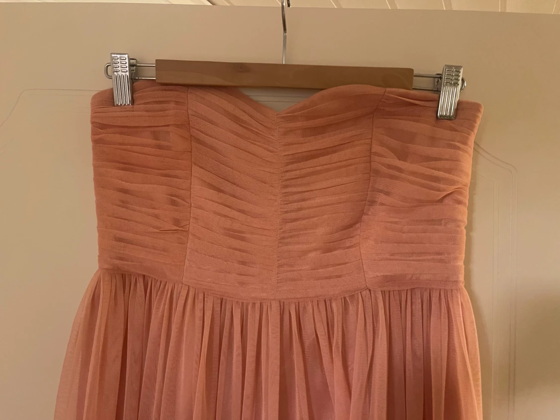 Ljusrosa axelbandslös kortklänning - 1