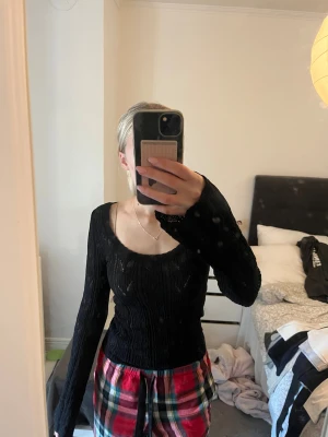 Stickad topp - Tröja från lindex i storlek xs