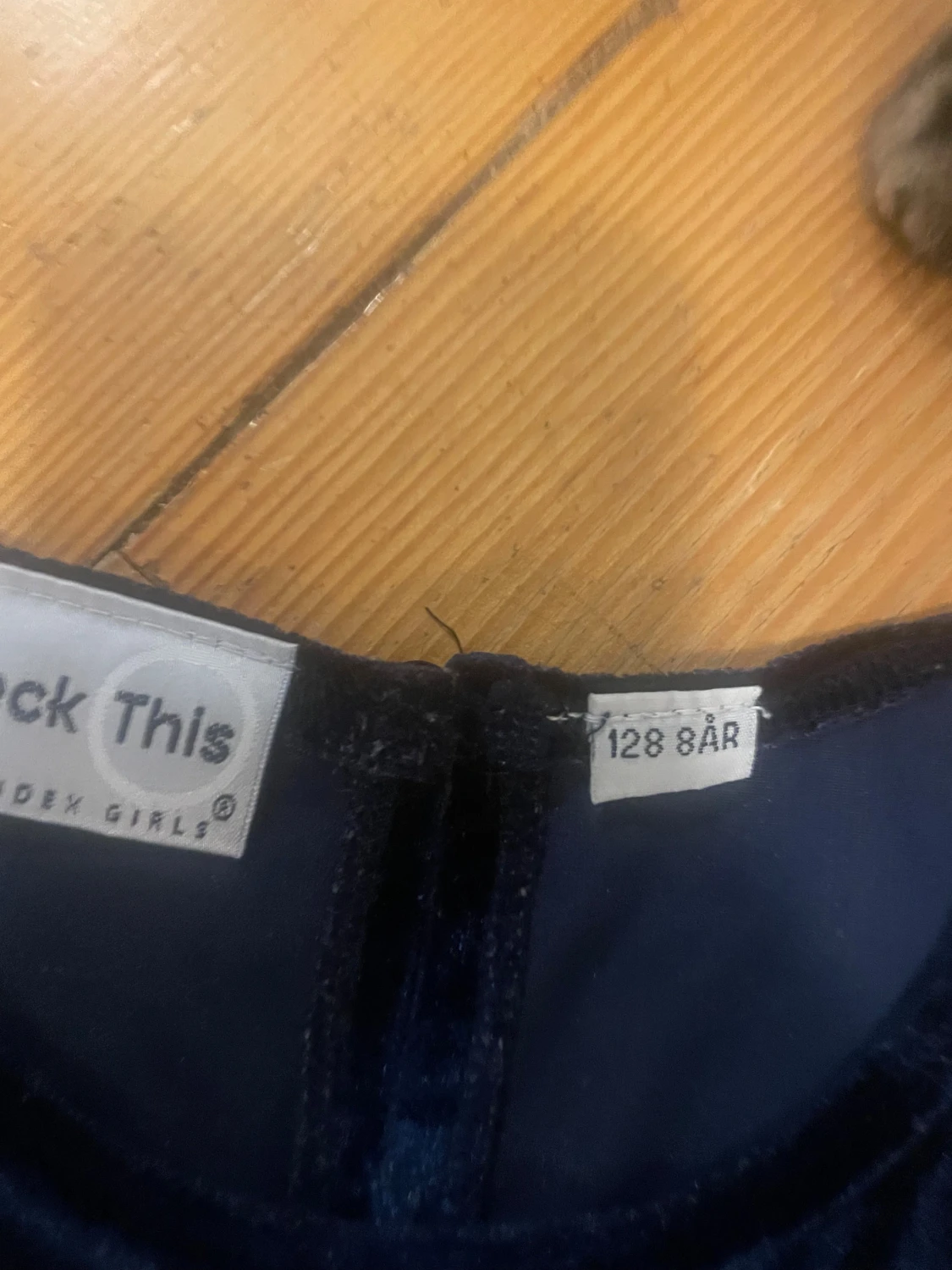 Mörkblå glittrig klänning Rock This - 1