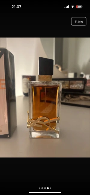 YSL Libre Eau de Parfum intense - YSL Libre Eau de Parfum intense, 90 ml. Helt ny oöppnad, den bredvid är min egna så man får den i boxen! Köptes för ca 1500. Råka köpa två. Har kvitto från lyko om man vill ha (på mejl). 