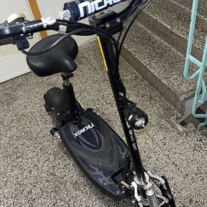 Nitrox OR1600 Dirt - Elektrisk scooter Nitrox OR1600 Dirt med sportläge, ny men använd några gånger behöver en ny framdäck annars funkar allt med den och batteriet som nytt papper och allt finns 