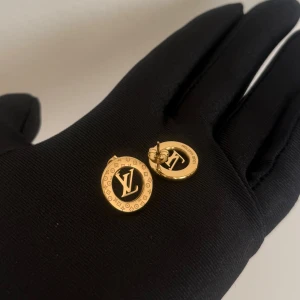 LV örhängen  - Rostfritt stål