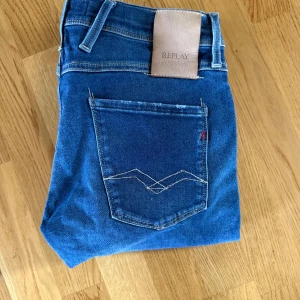 Replay jeans  - Replay jeans blåa, modell: Hyperflex, ord.pris: 1500kr 