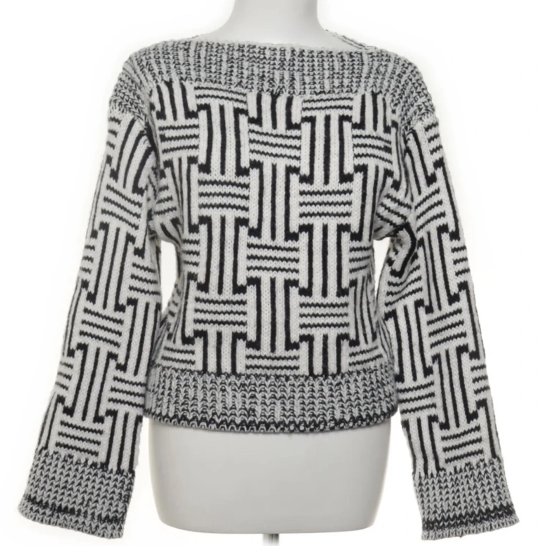 Svartvit stickad tröja från Lindex XS
