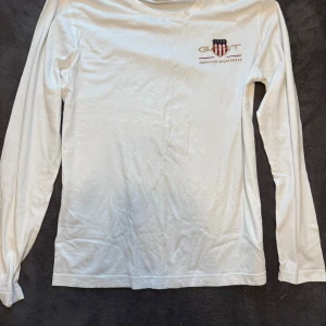 Vit långärmad tröja från GANT - Gant tröja 