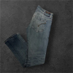 Dondup jeans George  - Dondup George jeans! I ett mycket bra skick. Kan alltid skriva vid minsta lilla fundering. 💭✨