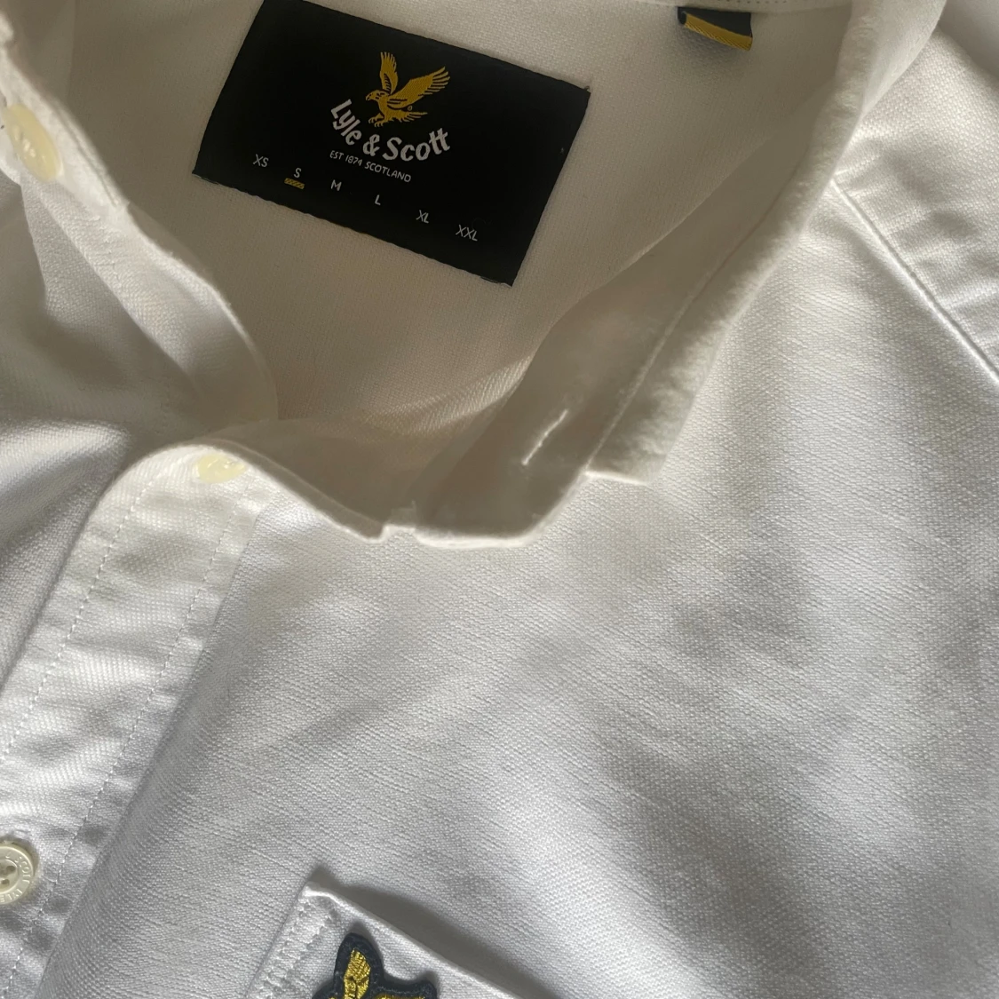 Vit skjorta från Lyle & Scott S - 1