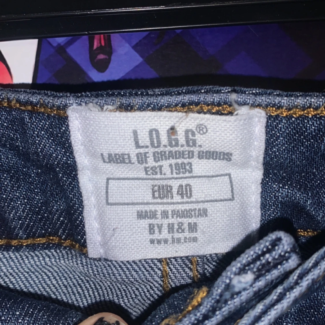 Mörkblå jeanskjol från H&M L.O.G.G. - 2