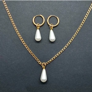 Handgjorda örhängen och halsband  - Material-rostfritt stål 🌸Halsband längd  -40cm-45cm, örhängen-3,7cm.