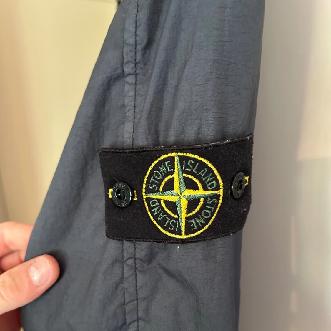 Grå vindjacka från Stone Island - 2