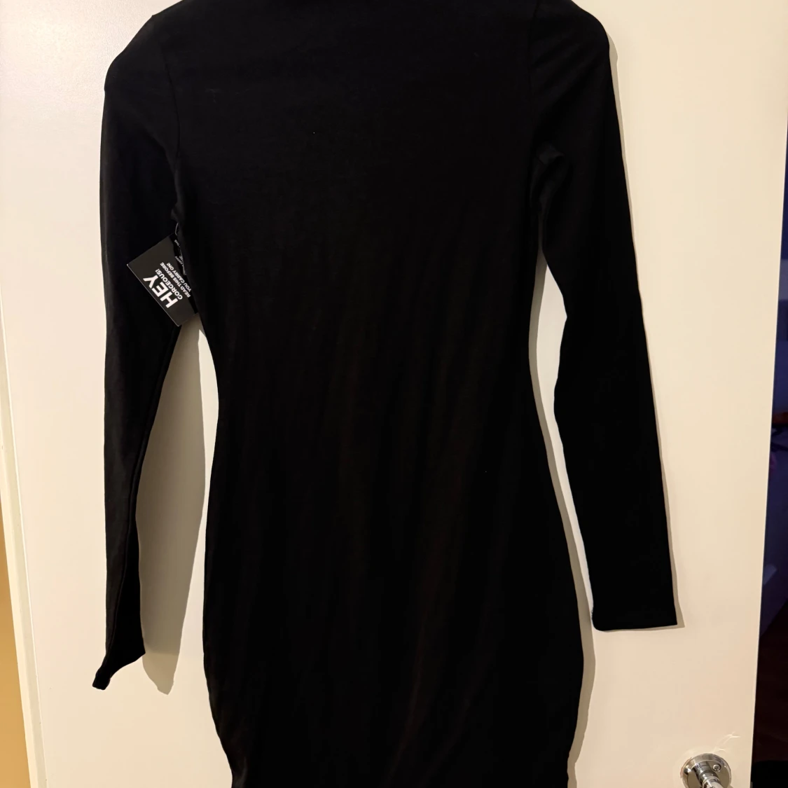 Svart långärmad klänning från H&M - 3