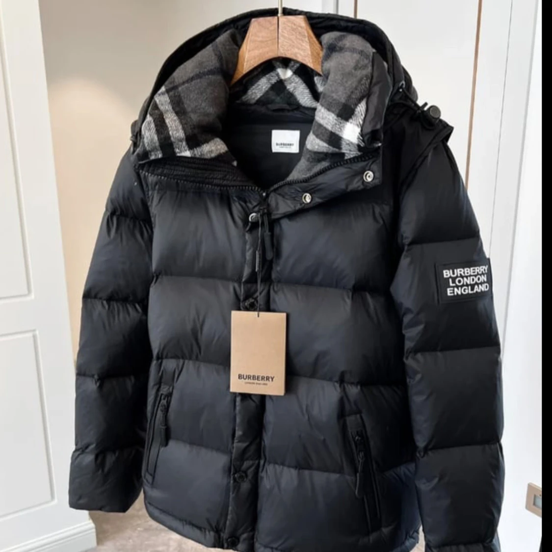 Svart pufferjacka från Burberry