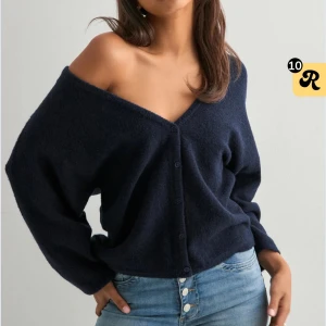 Blå kofta - INTRESSE KOLL!!! aldrig använt, nypris 399. Skriv vid funderingar och meddela gärna om du vill köpa.