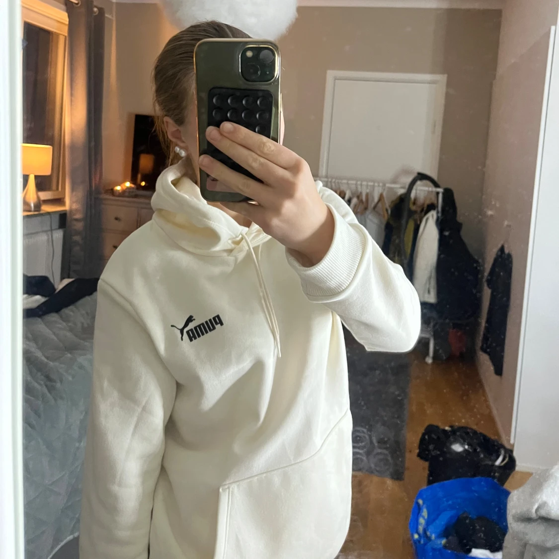 Vit hoodie från Puma med huva - 2