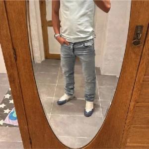 Replay jeans  - Ett par snygga byxor från Replay i storlek W29 L32 i modellen Grover 