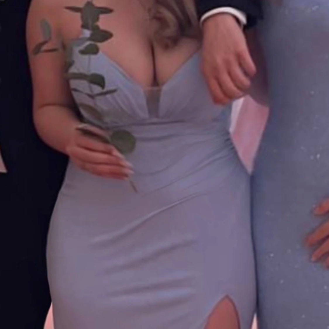 Ljusblå glittrig långklänning  - 1