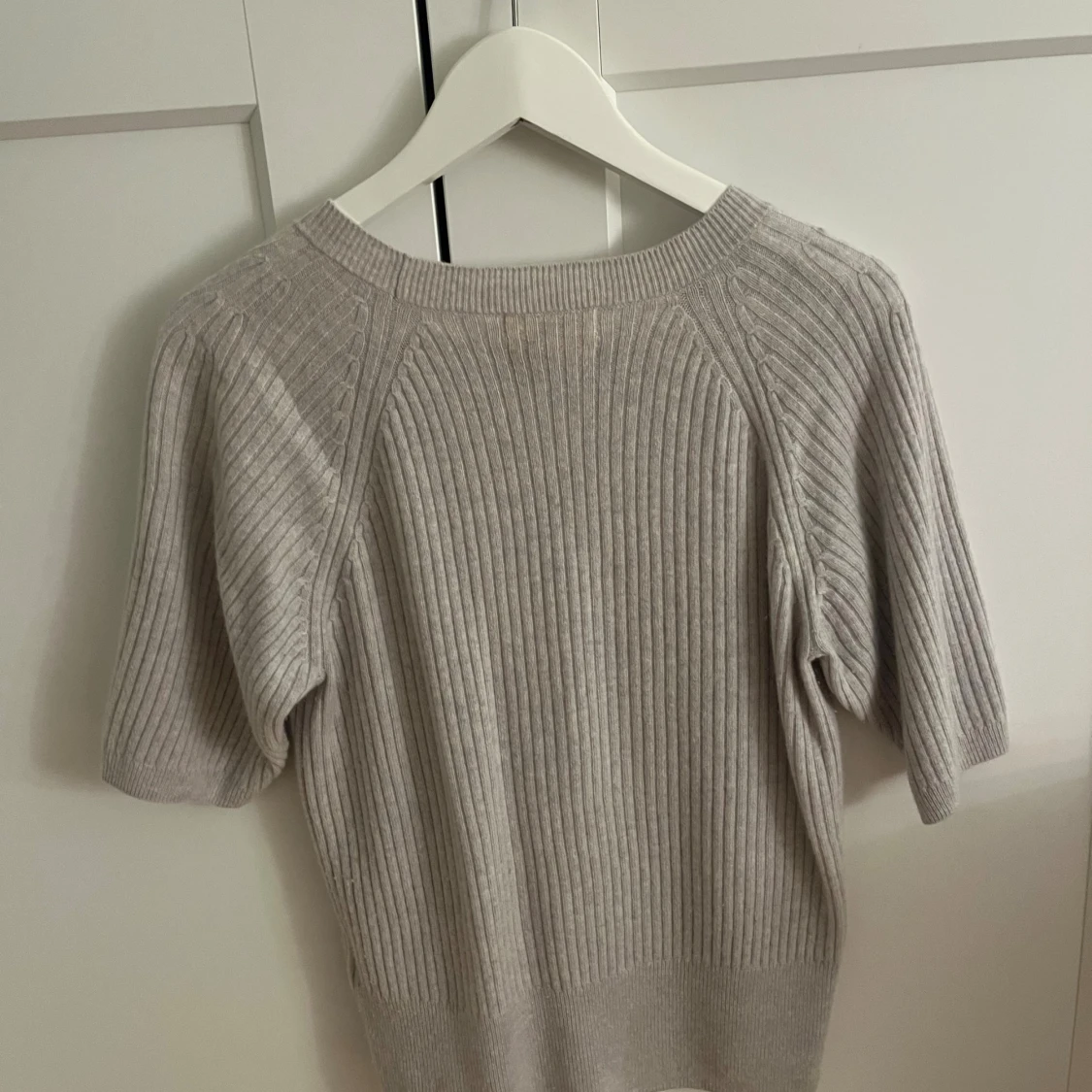 Beige ribbad kashmirtröja H&M S - 1