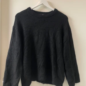 Stickad tröja - En stickad tröja från lager 157 i storleken S