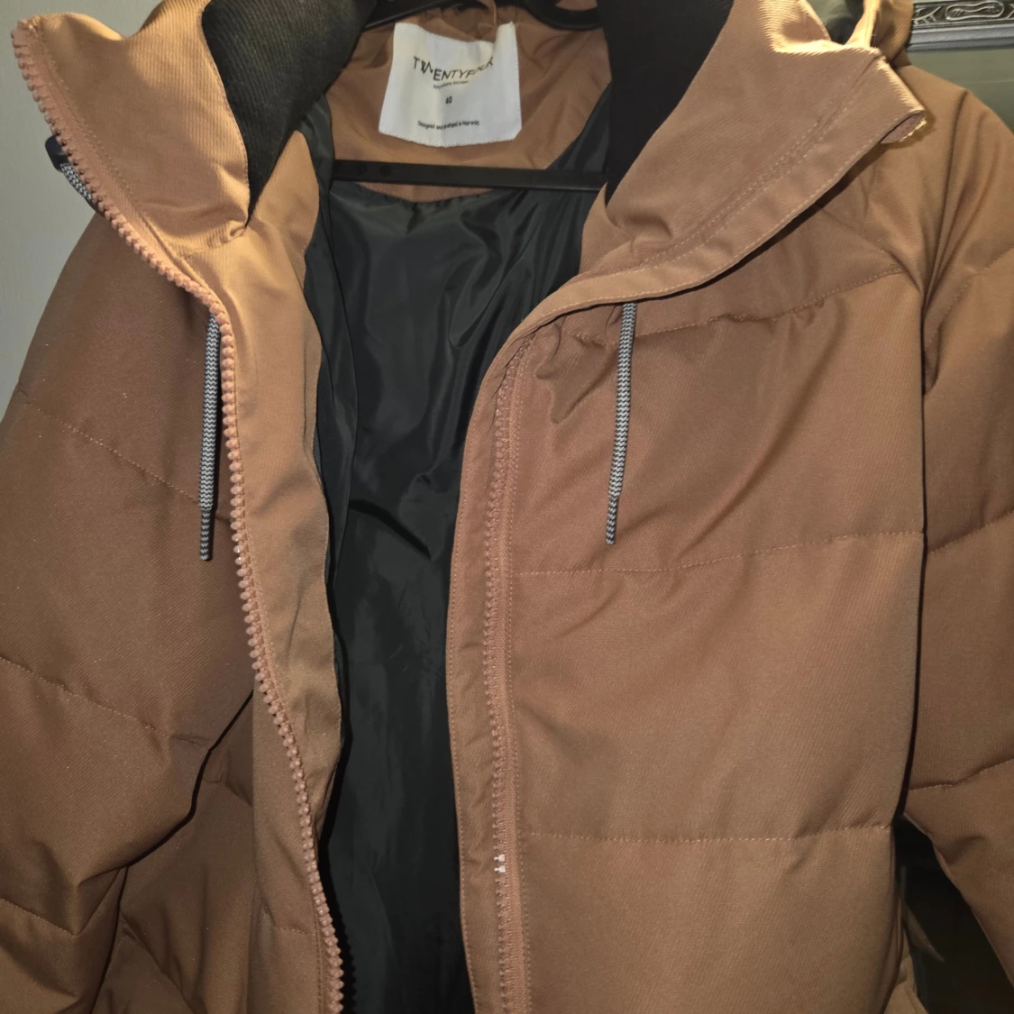Brun pufferjacka från twentyfour - 1