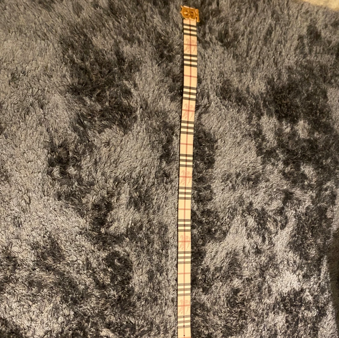 Burberry rutig bälte med guldspänne