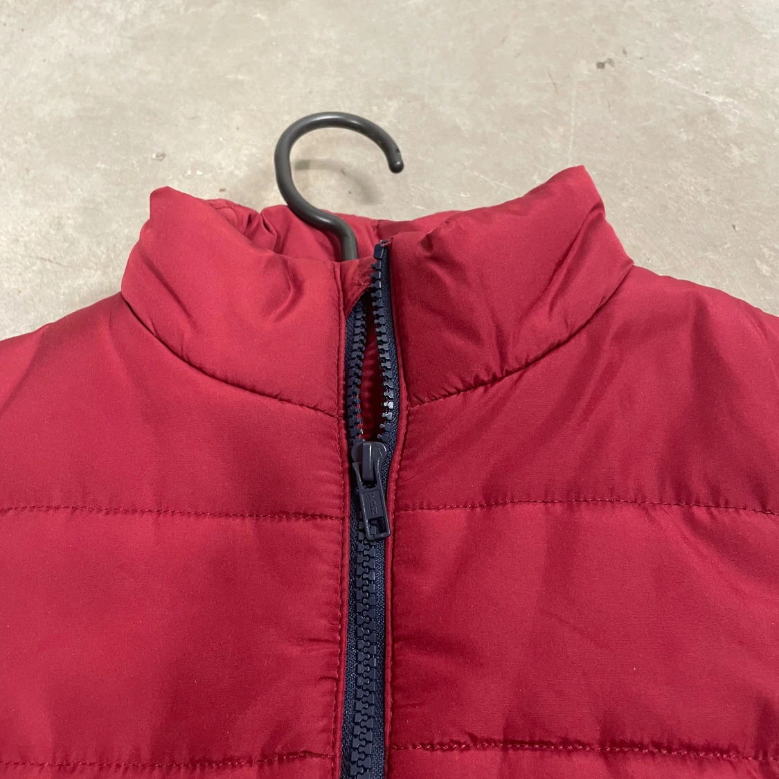 Röd quiltad dunväst från H&M - 2