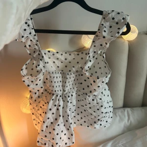 Prickig topp  - Jättesöt topp, passar Xs och S🥰