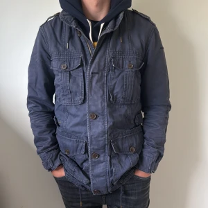 Tommy Hilfiger Field Jacket - - Condition: 8,5/10 - Color: Navy Blue  - Size: M/L 