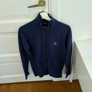 Mörkblå Haglöfs Fleecetröja (S) - Mycket fint skick! Storlek: S