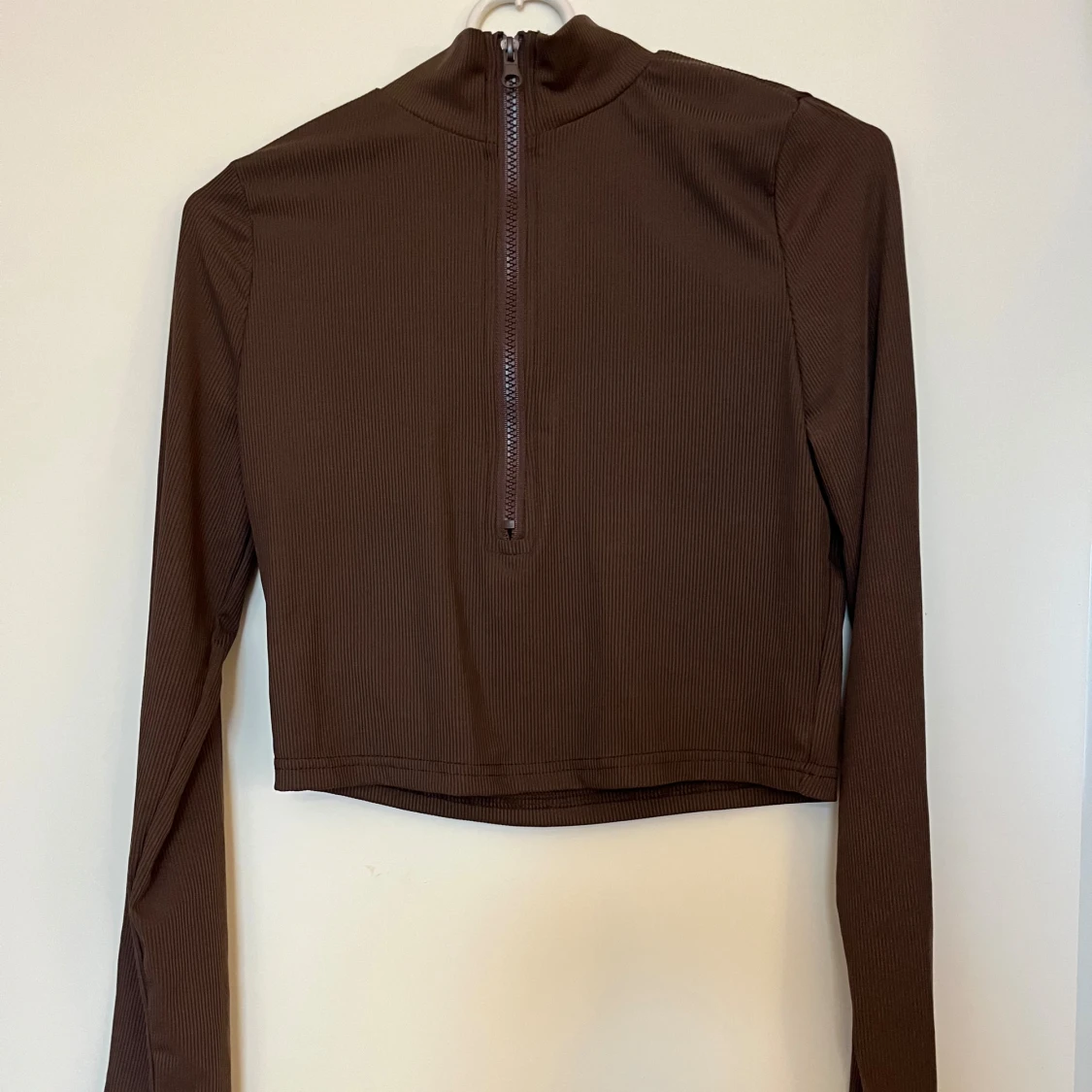 Brun croppad ribbad polotopp - 2