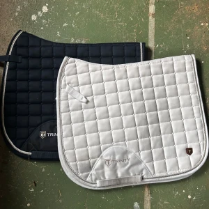 Trinity schabrak  - Säljer mina två trinity schabrak, båda i gott skick! Endast använt 1-2 gånger, sedan bara legat i garaget. Säljer eftersom de inte kommer till användning. 110 kr styck eller 200 för båda💕😊 