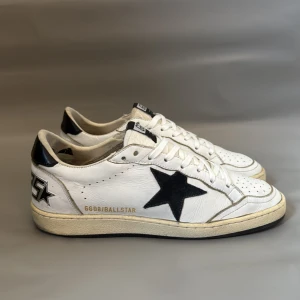 Golden Goose Ball Star - - Condition: 8,5/10 - Color: White  - Size: 41 - Including: Dustbag