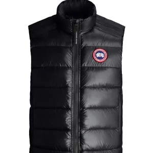 Svart dunväst från Canada Goose - Säljer min väst köpt för ett halv år sedan. Nypris runt 5000kr. Använder inte längre, vid snabb affär kan pris diskuteras 