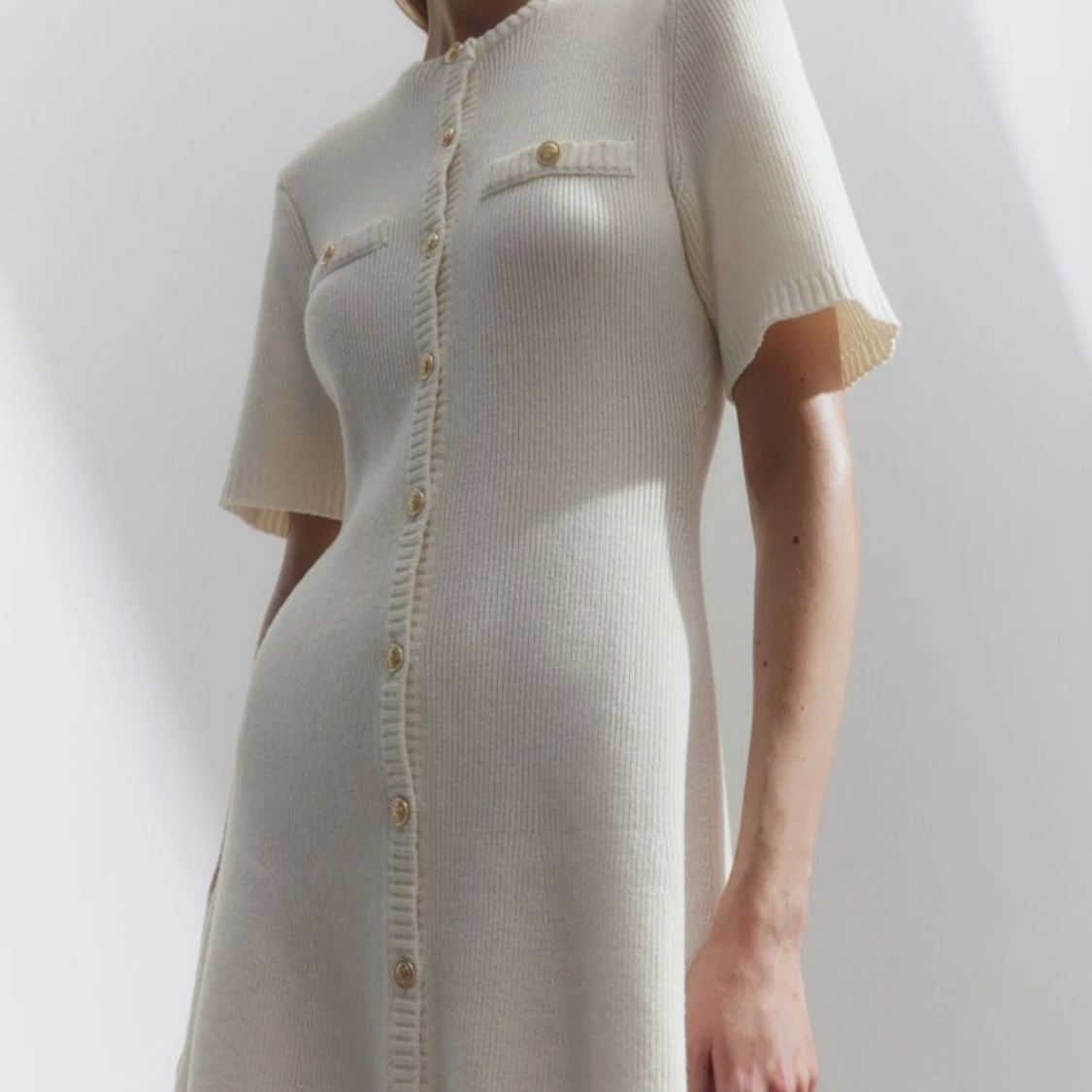 Stickad kortärmad klänning hm - 1