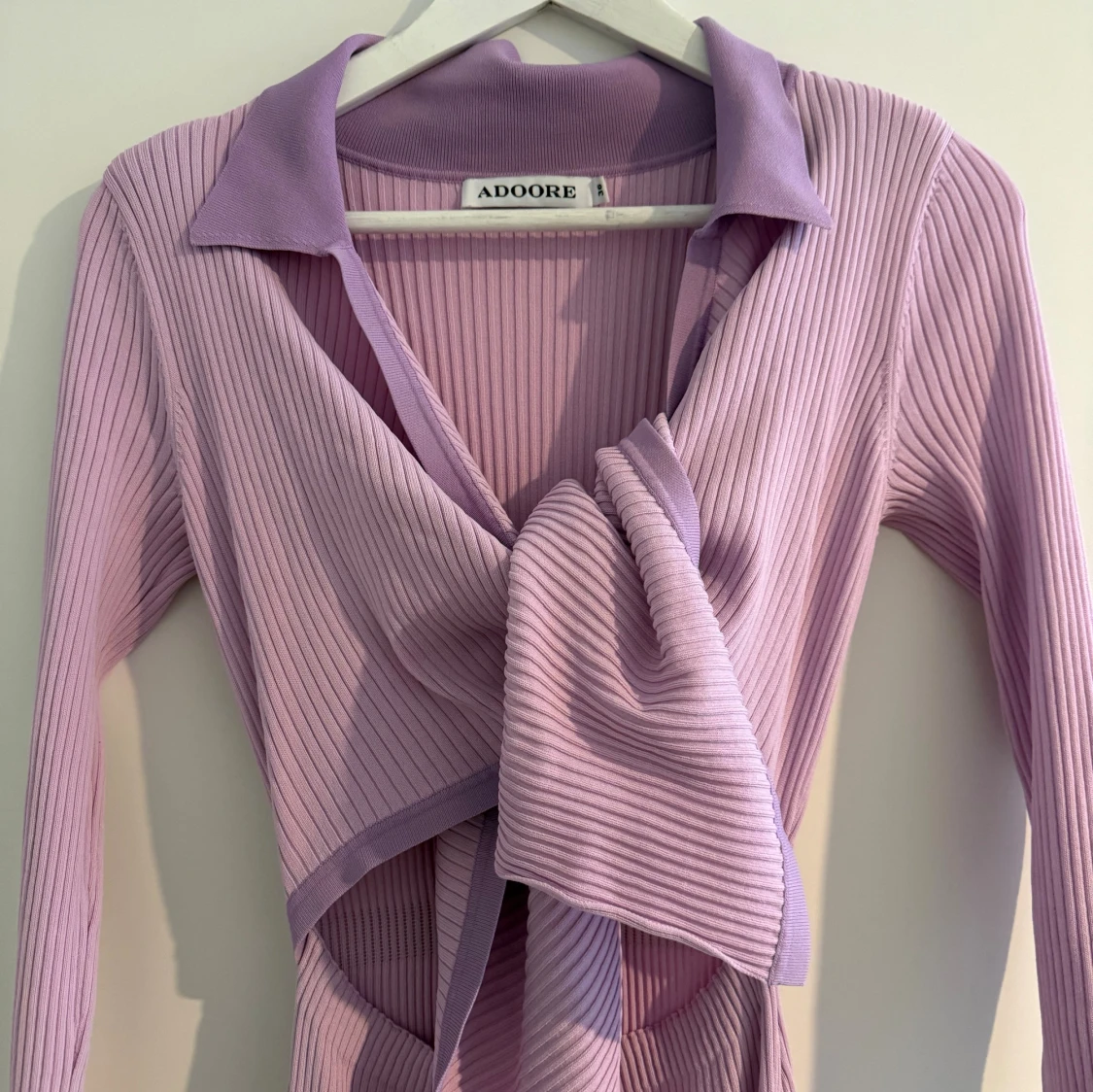 Lila ribbad långklänning från Adoore - 1