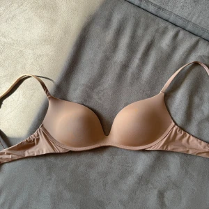 Bh intimissi - BH från intimissi i storlek 75c. Använd 1 gång 