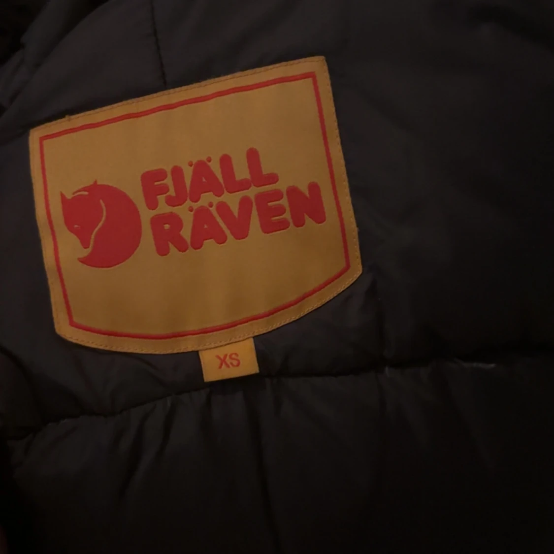 Svart dunjacka från Fjällräven XS - 2