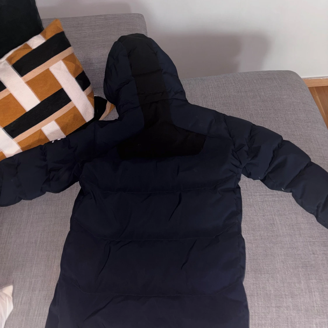 Mörkblå dunjacka från Peak Performance - 2