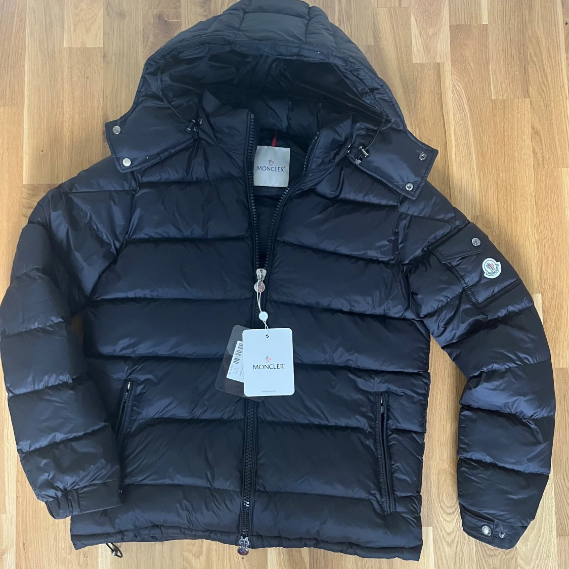 Moncler Maya svart