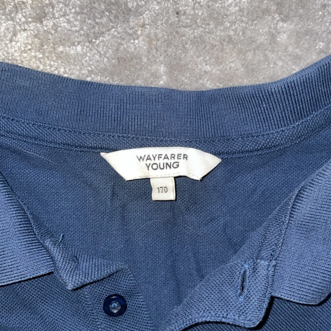 Marinblå pikétröja från Wayfarer Young - 1