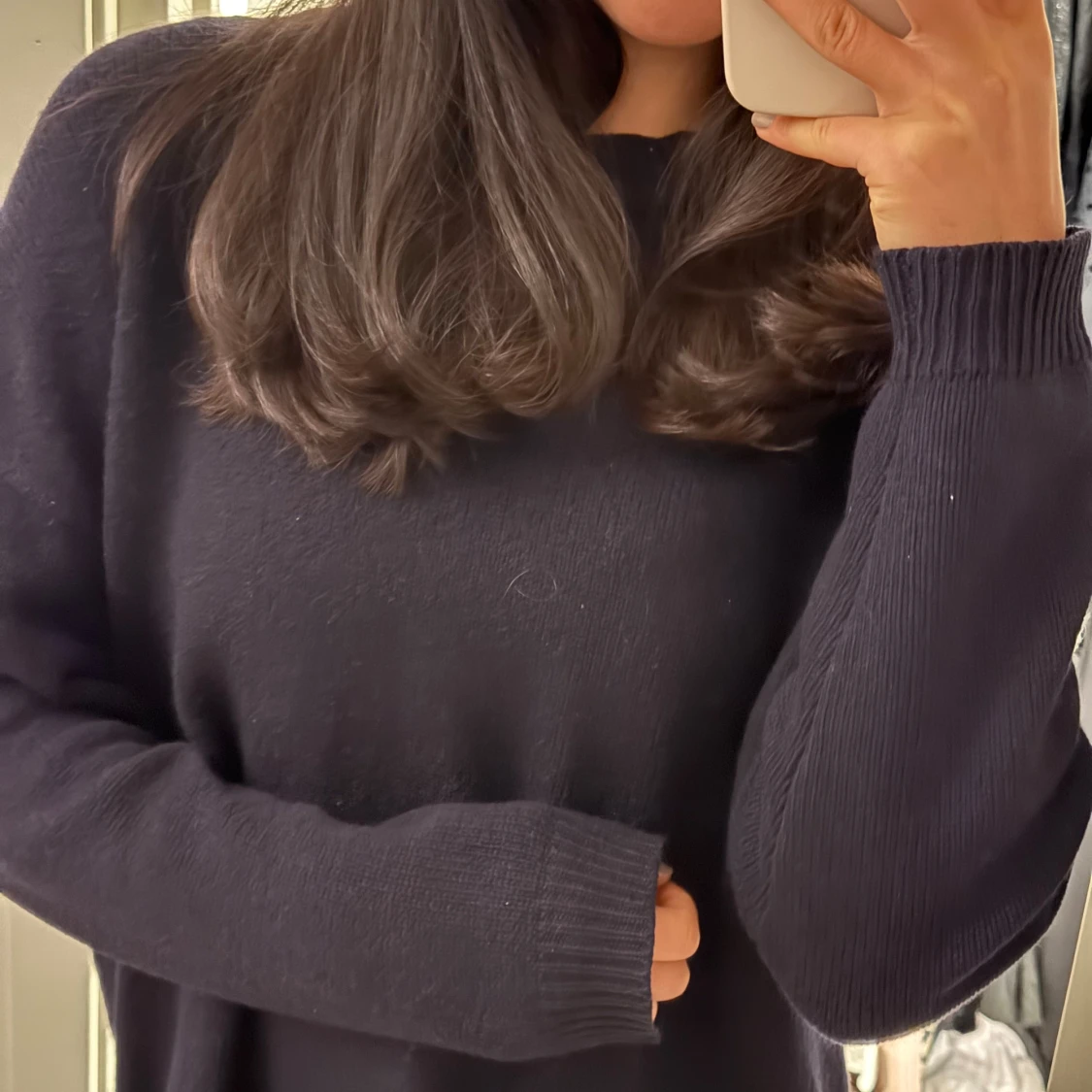 Mörkblå stickad kashmir blend tröja från Zara - 1