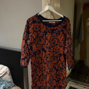 Mönstrad klänning från Indiska - Helt oanvänd