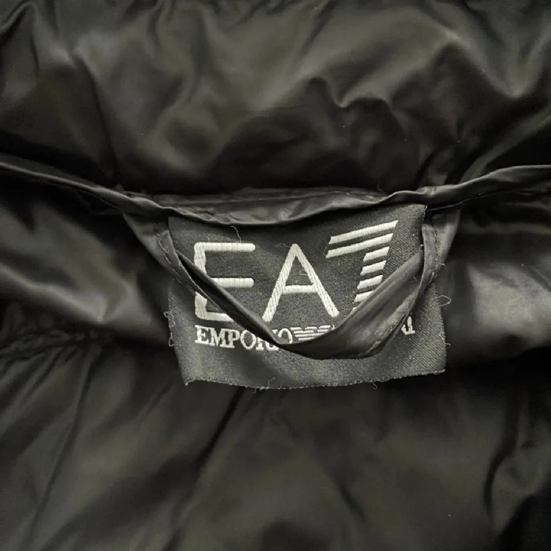 Svart dunväst från Emporio Armani EA7 - 2