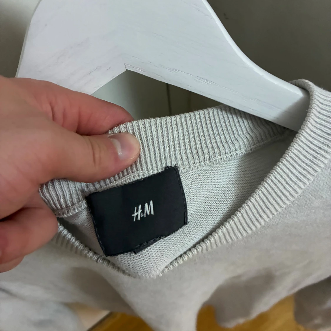 Ljusgrå stickad tröja från H&M - 1