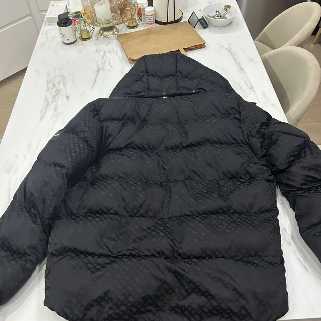 Svart pufferjacka från BOSS med huva - 1