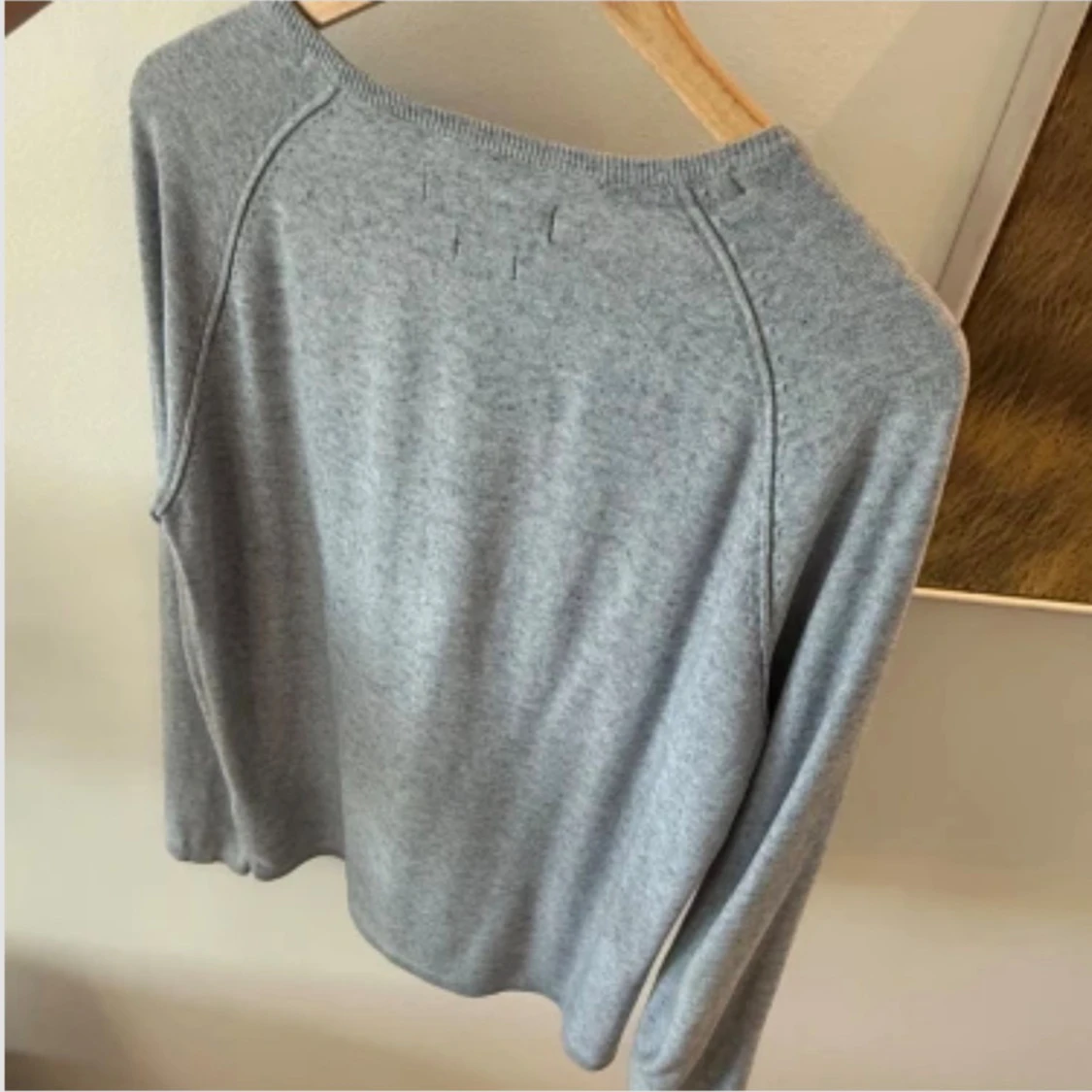 Grå sweatshirt  - 2