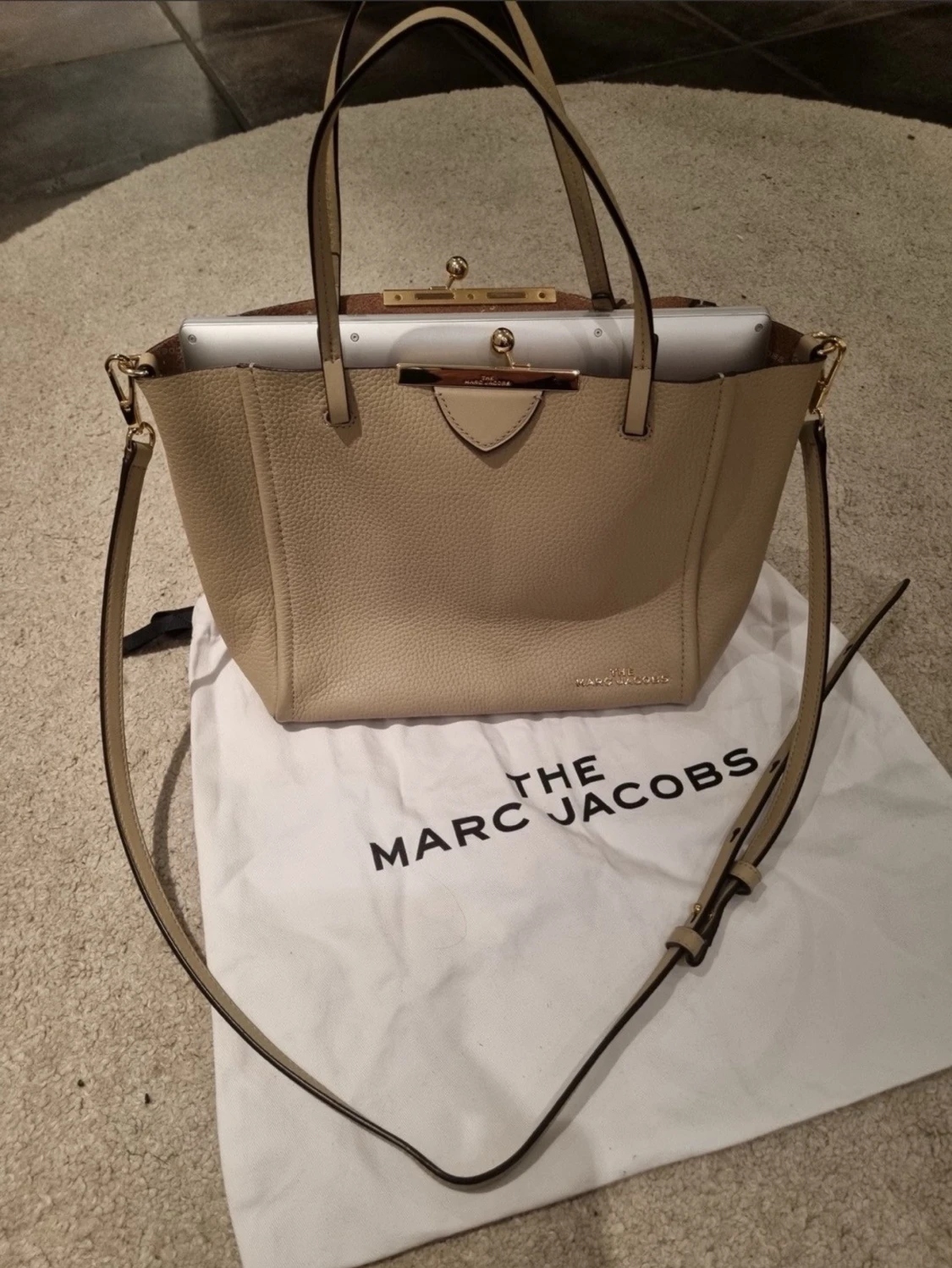 Beige handväska från Marc Jacobs - 1